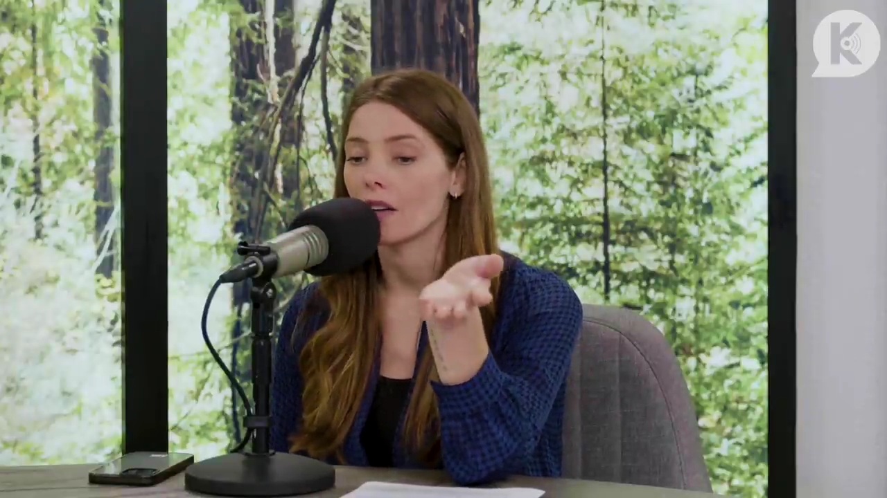 Ashley-Greene-dot-nl_TheTwilightEffectPostcast-Aflevering9NewMoonRewatchPart3of3-1830.jpg Ashley-Greene-dot-nl_TheTwilightEffectPostcast-Aflevering9NewMoonRewatchPart3of3-1830.jpg