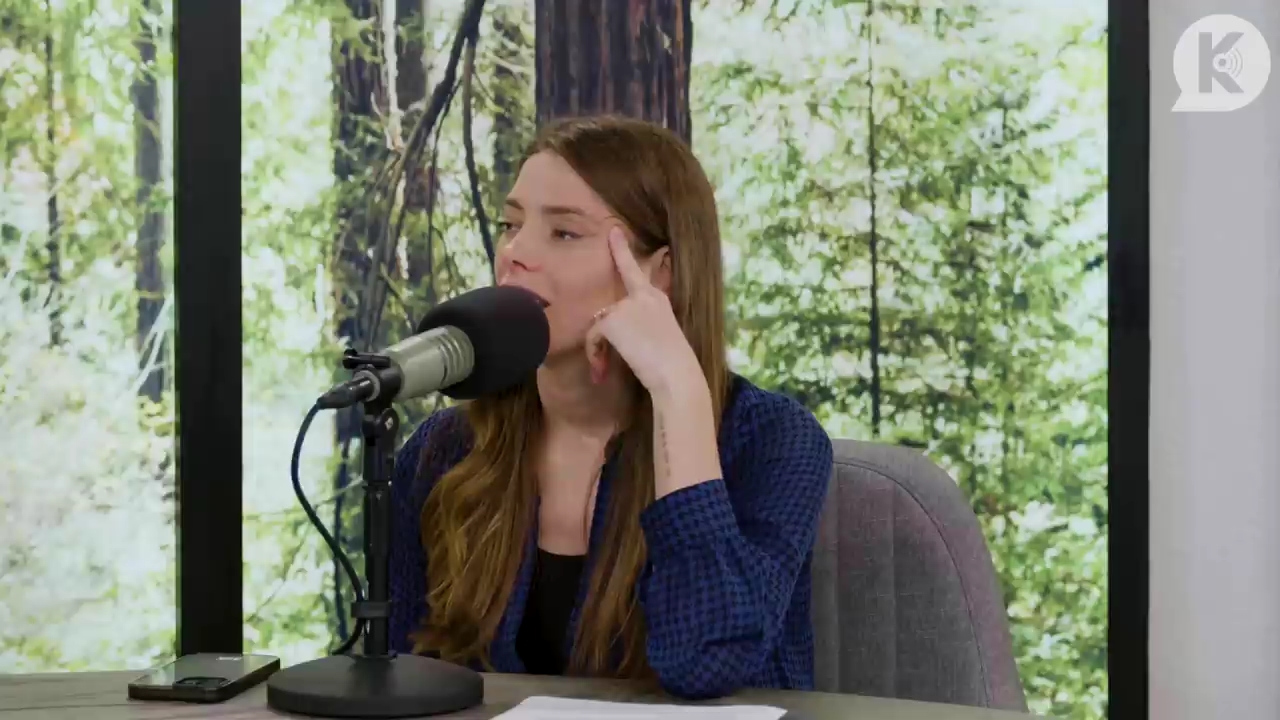 Ashley-Greene-dot-nl_TheTwilightEffectPostcast-Aflevering9NewMoonRewatchPart3of3-1840.jpg Ashley-Greene-dot-nl_TheTwilightEffectPostcast-Aflevering9NewMoonRewatchPart3of3-1840.jpg