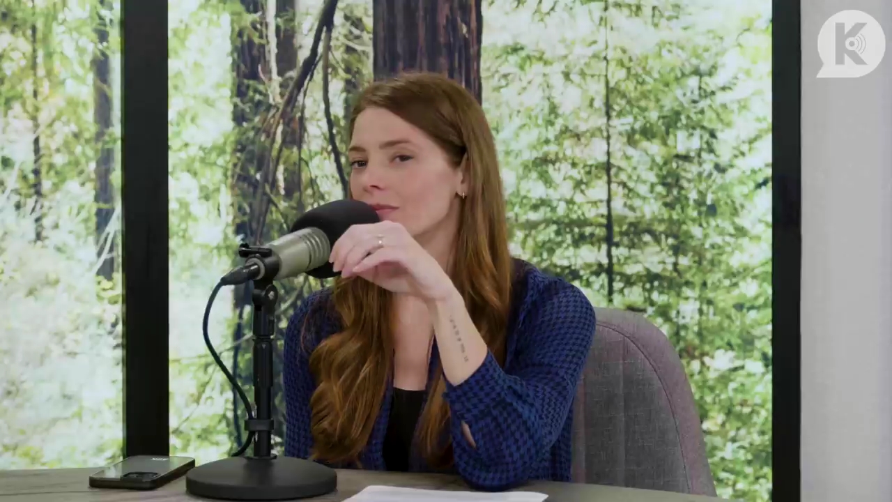 Ashley-Greene-dot-nl_TheTwilightEffectPostcast-Aflevering9NewMoonRewatchPart3of3-1866.jpg Ashley-Greene-dot-nl_TheTwilightEffectPostcast-Aflevering9NewMoonRewatchPart3of3-1866.jpg