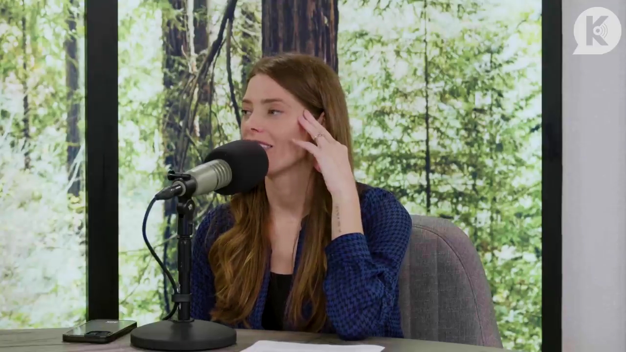 Ashley-Greene-dot-nl_TheTwilightEffectPostcast-Aflevering9NewMoonRewatchPart3of3-1884.jpg Ashley-Greene-dot-nl_TheTwilightEffectPostcast-Aflevering9NewMoonRewatchPart3of3-1884.jpg