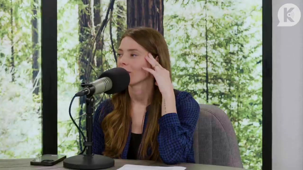 Ashley-Greene-dot-nl_TheTwilightEffectPostcast-Aflevering9NewMoonRewatchPart3of3-1891.jpg Ashley-Greene-dot-nl_TheTwilightEffectPostcast-Aflevering9NewMoonRewatchPart3of3-1891.jpg