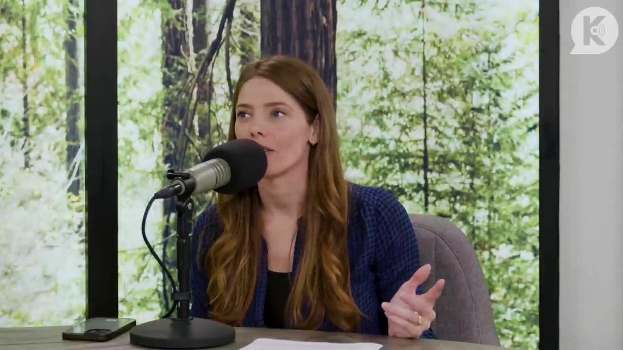 Ashley-Greene-dot-nl_TheTwilightEffectPostcast-Aflevering9NewMoonRewatchPart3of3-1924.jpg Ashley-Greene-dot-nl_TheTwilightEffectPostcast-Aflevering9NewMoonRewatchPart3of3-1924.jpg