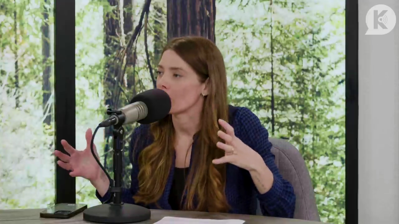 Ashley-Greene-dot-nl_TheTwilightEffectPostcast-Aflevering9NewMoonRewatchPart3of3-1926.jpg Ashley-Greene-dot-nl_TheTwilightEffectPostcast-Aflevering9NewMoonRewatchPart3of3-1926.jpg