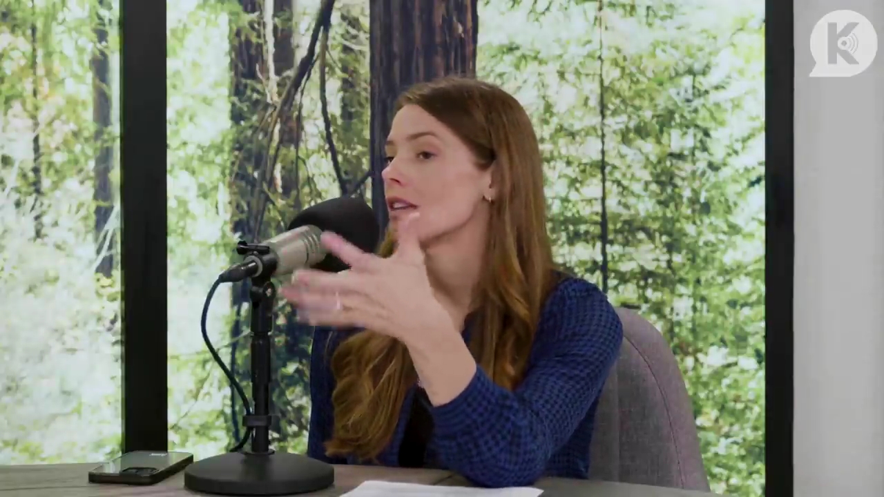 Ashley-Greene-dot-nl_TheTwilightEffectPostcast-Aflevering9NewMoonRewatchPart3of3-1951.jpg Ashley-Greene-dot-nl_TheTwilightEffectPostcast-Aflevering9NewMoonRewatchPart3of3-1951.jpg