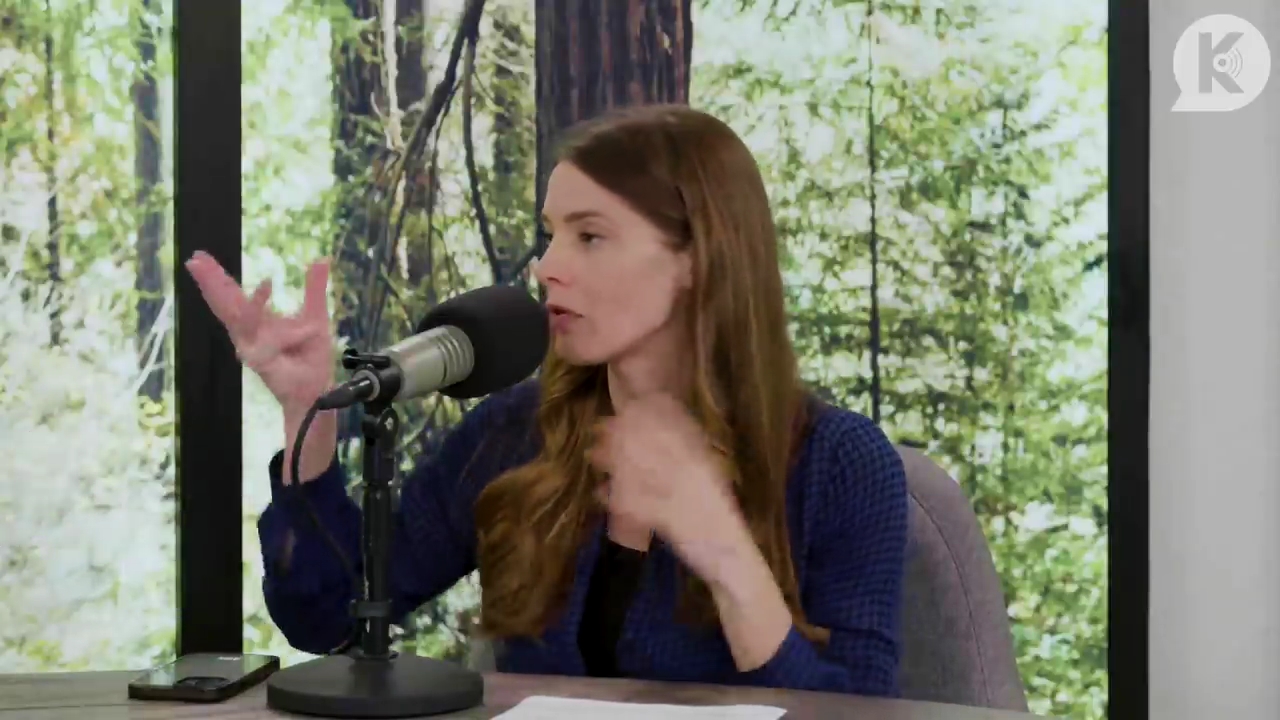 Ashley-Greene-dot-nl_TheTwilightEffectPostcast-Aflevering9NewMoonRewatchPart3of3-1957.jpg Ashley-Greene-dot-nl_TheTwilightEffectPostcast-Aflevering9NewMoonRewatchPart3of3-1957.jpg