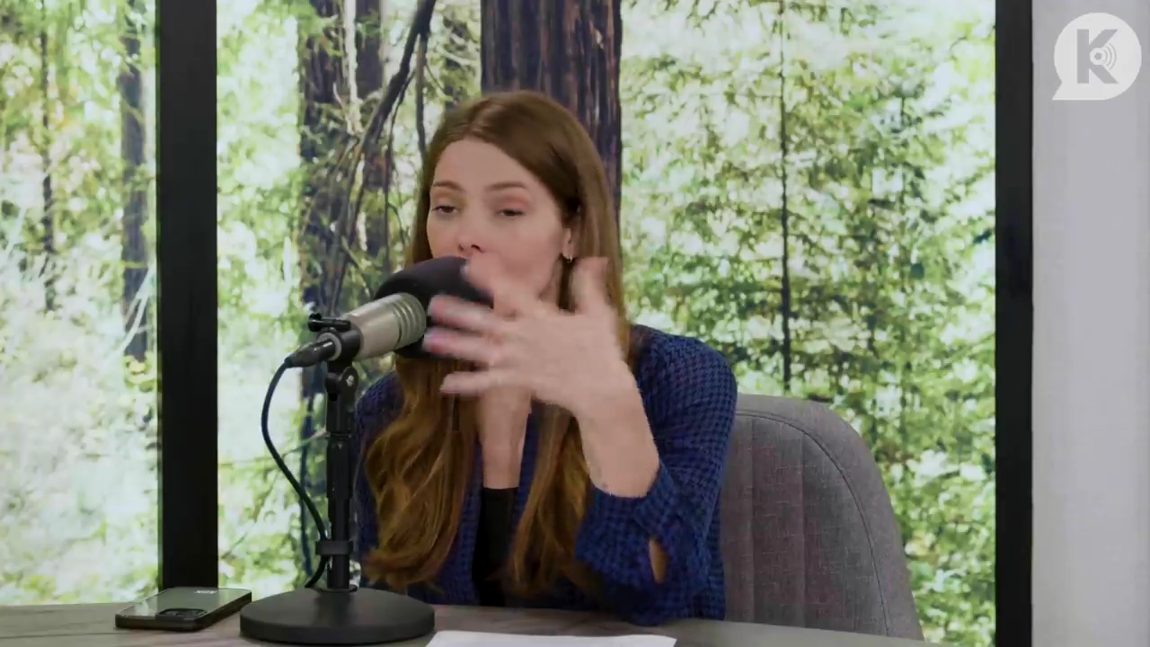 Ashley-Greene-dot-nl_TheTwilightEffectPostcast-Aflevering9NewMoonRewatchPart3of3-2010.jpg Ashley-Greene-dot-nl_TheTwilightEffectPostcast-Aflevering9NewMoonRewatchPart3of3-2010.jpg