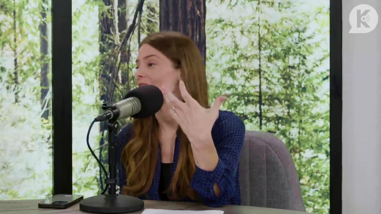 Ashley-Greene-dot-nl_TheTwilightEffectPostcast-Aflevering9NewMoonRewatchPart3of3-2012.jpg Ashley-Greene-dot-nl_TheTwilightEffectPostcast-Aflevering9NewMoonRewatchPart3of3-2012.jpg