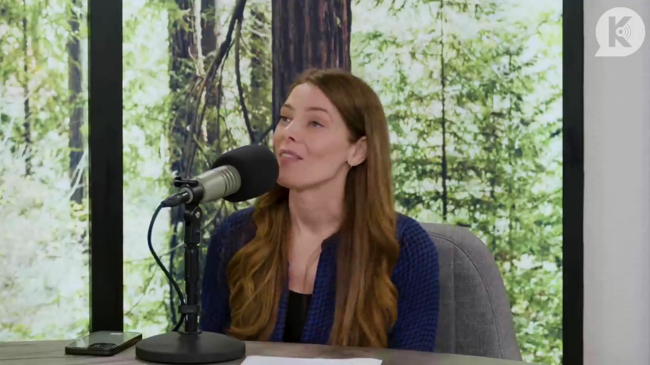 Ashley-Greene-dot-nl_TheTwilightEffectPostcast-Aflevering9NewMoonRewatchPart3of3-2022.jpg Ashley-Greene-dot-nl_TheTwilightEffectPostcast-Aflevering9NewMoonRewatchPart3of3-2022.jpg