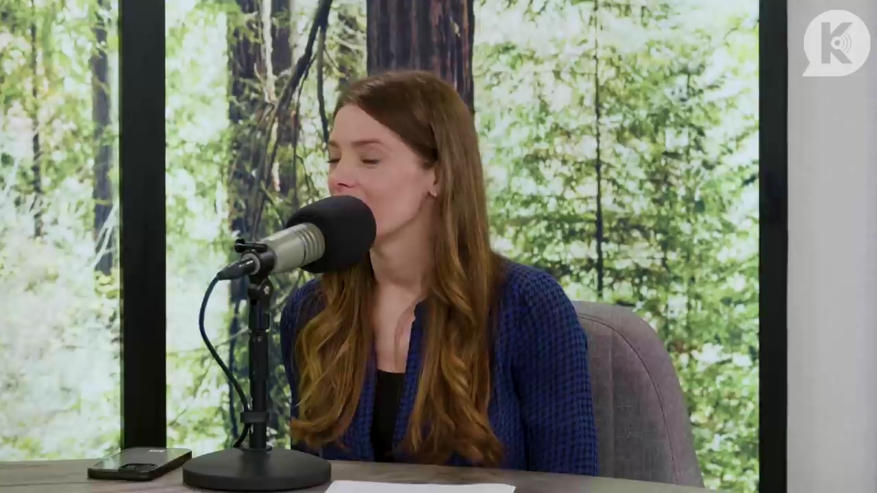 Ashley-Greene-dot-nl_TheTwilightEffectPostcast-Aflevering9NewMoonRewatchPart3of3-2031.jpg Ashley-Greene-dot-nl_TheTwilightEffectPostcast-Aflevering9NewMoonRewatchPart3of3-2031.jpg