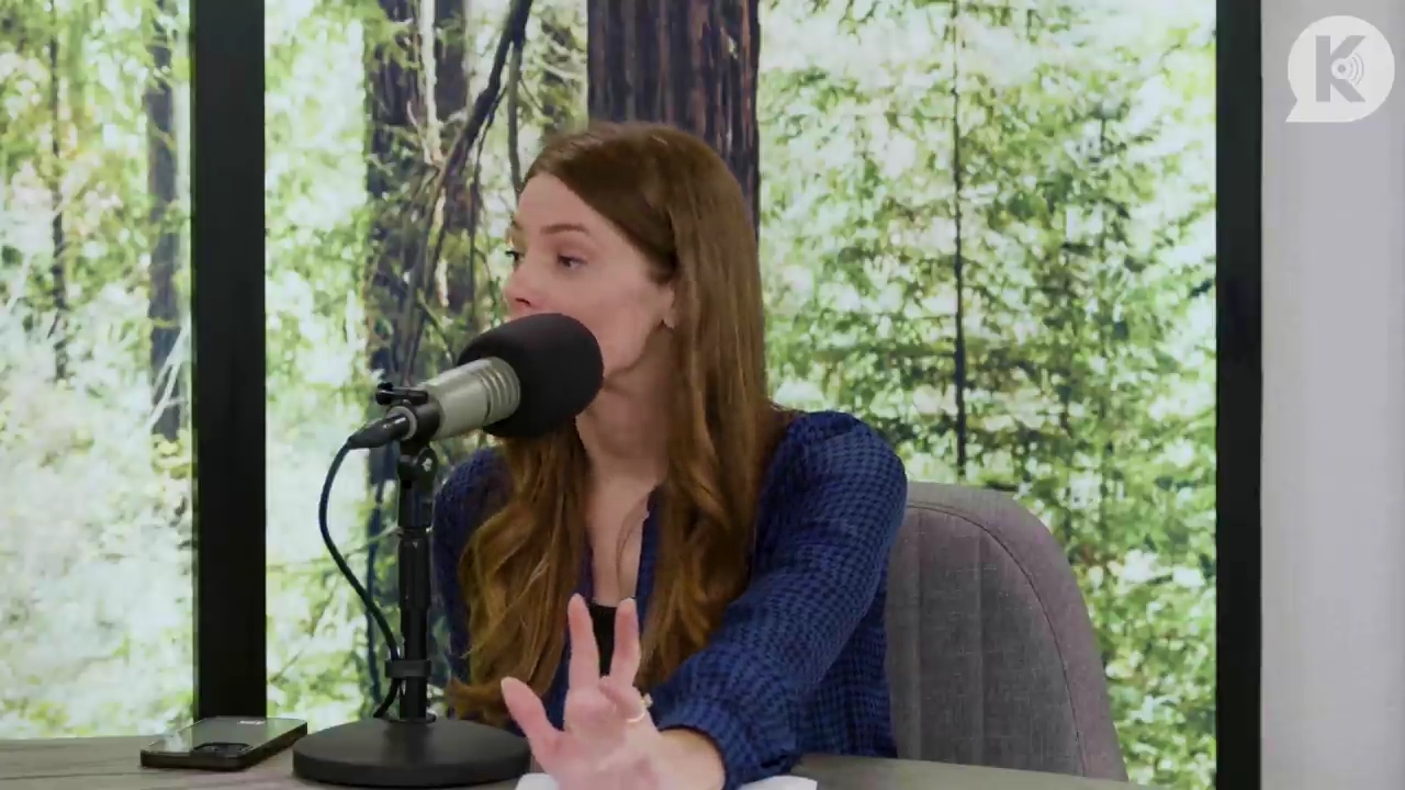 Ashley-Greene-dot-nl_TheTwilightEffectPostcast-Aflevering9NewMoonRewatchPart3of3-2049.jpg Ashley-Greene-dot-nl_TheTwilightEffectPostcast-Aflevering9NewMoonRewatchPart3of3-2049.jpg