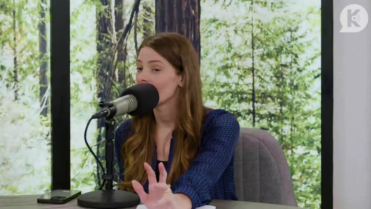 Ashley-Greene-dot-nl_TheTwilightEffectPostcast-Aflevering9NewMoonRewatchPart3of3-2051.jpg Ashley-Greene-dot-nl_TheTwilightEffectPostcast-Aflevering9NewMoonRewatchPart3of3-2051.jpg