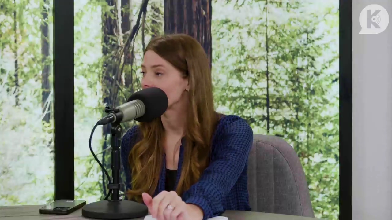 Ashley-Greene-dot-nl_TheTwilightEffectPostcast-Aflevering9NewMoonRewatchPart3of3-2052.jpg Ashley-Greene-dot-nl_TheTwilightEffectPostcast-Aflevering9NewMoonRewatchPart3of3-2052.jpg