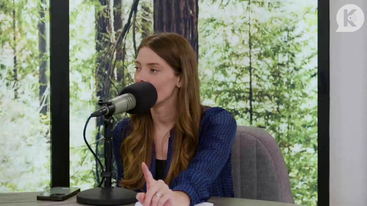 Ashley-Greene-dot-nl_TheTwilightEffectPostcast-Aflevering9NewMoonRewatchPart3of3-2057.jpg Ashley-Greene-dot-nl_TheTwilightEffectPostcast-Aflevering9NewMoonRewatchPart3of3-2057.jpg