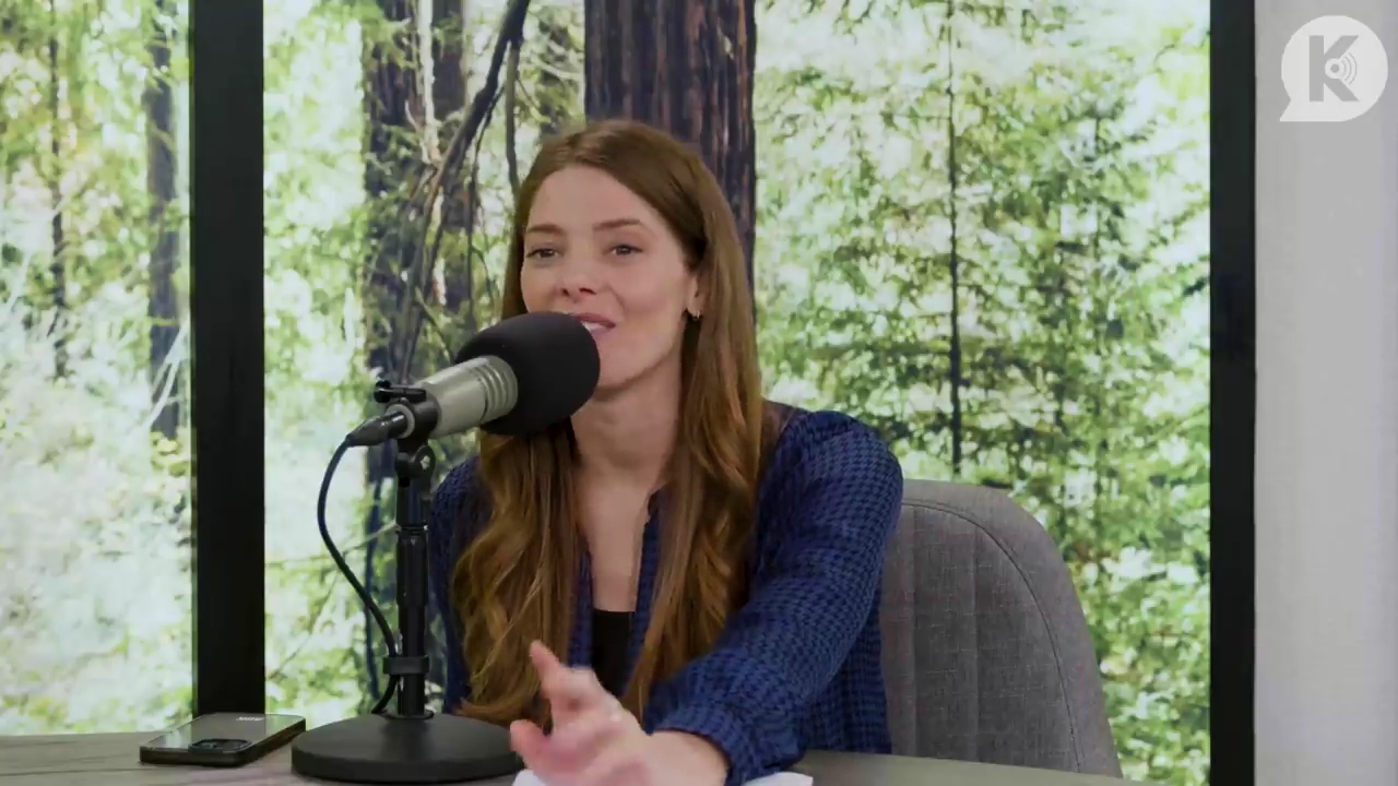 Ashley-Greene-dot-nl_TheTwilightEffectPostcast-Aflevering9NewMoonRewatchPart3of3-2061.jpg Ashley-Greene-dot-nl_TheTwilightEffectPostcast-Aflevering9NewMoonRewatchPart3of3-2061.jpg