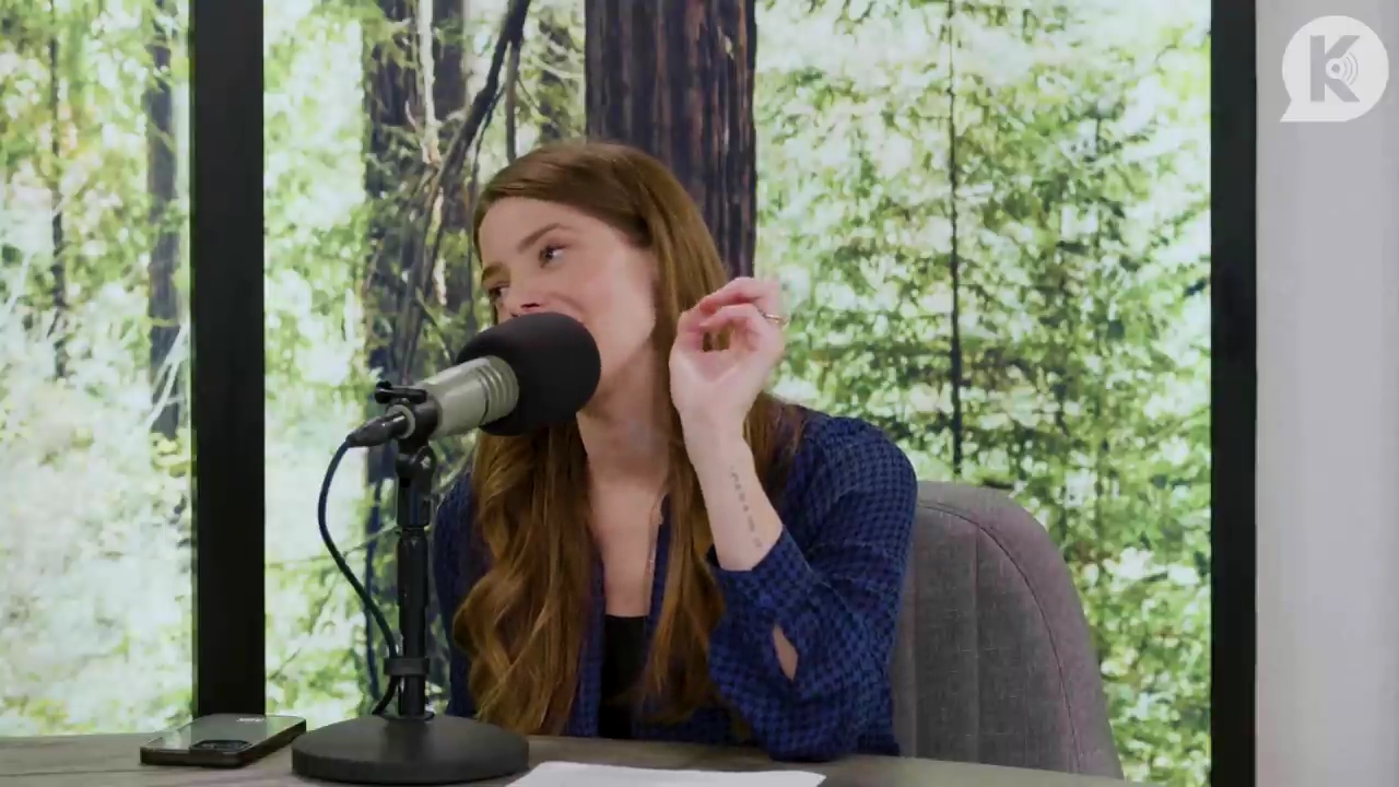 Ashley-Greene-dot-nl_TheTwilightEffectPostcast-Aflevering9NewMoonRewatchPart3of3-2069.jpg Ashley-Greene-dot-nl_TheTwilightEffectPostcast-Aflevering9NewMoonRewatchPart3of3-2069.jpg