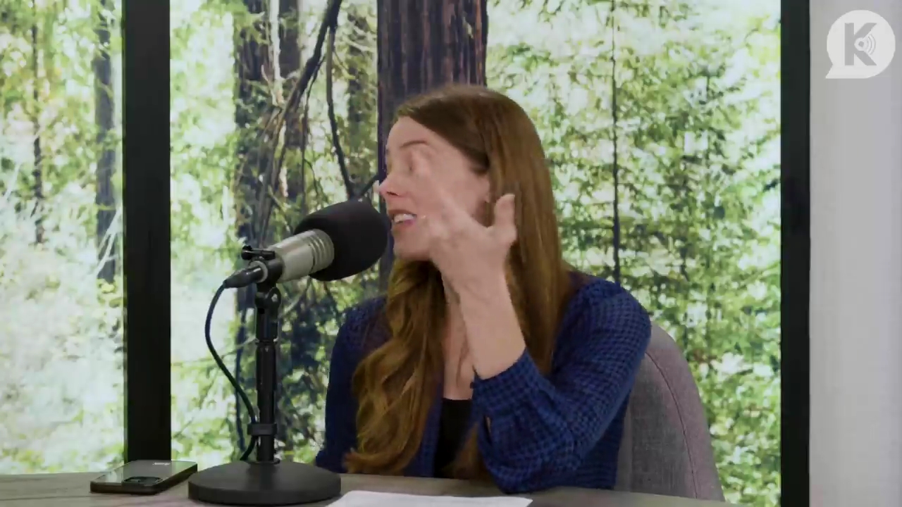 Ashley-Greene-dot-nl_TheTwilightEffectPostcast-Aflevering9NewMoonRewatchPart3of3-2074.jpg Ashley-Greene-dot-nl_TheTwilightEffectPostcast-Aflevering9NewMoonRewatchPart3of3-2074.jpg