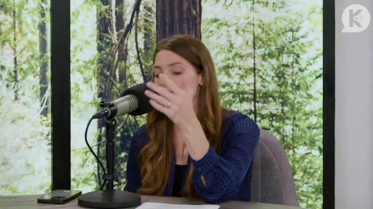 Ashley-Greene-dot-nl_TheTwilightEffectPostcast-Aflevering9NewMoonRewatchPart3of3-2075.jpg Ashley-Greene-dot-nl_TheTwilightEffectPostcast-Aflevering9NewMoonRewatchPart3of3-2075.jpg