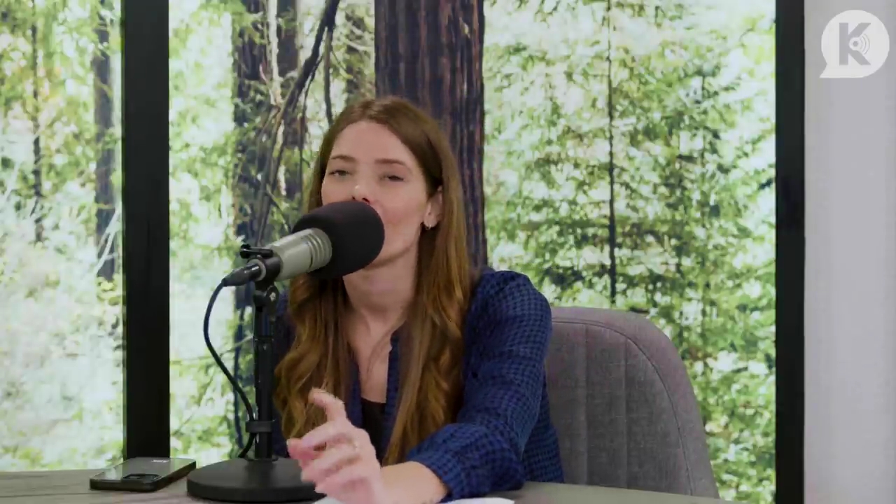 Ashley-Greene-dot-nl_TheTwilightEffectPostcast-Aflevering9NewMoonRewatchPart3of3-2097.jpg Ashley-Greene-dot-nl_TheTwilightEffectPostcast-Aflevering9NewMoonRewatchPart3of3-2097.jpg