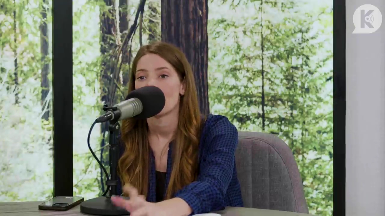 Ashley-Greene-dot-nl_TheTwilightEffectPostcast-Aflevering9NewMoonRewatchPart3of3-2103.jpg Ashley-Greene-dot-nl_TheTwilightEffectPostcast-Aflevering9NewMoonRewatchPart3of3-2103.jpg