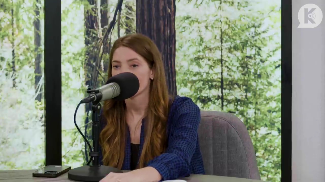 Ashley-Greene-dot-nl_TheTwilightEffectPostcast-Aflevering9NewMoonRewatchPart3of3-2104.jpg Ashley-Greene-dot-nl_TheTwilightEffectPostcast-Aflevering9NewMoonRewatchPart3of3-2104.jpg