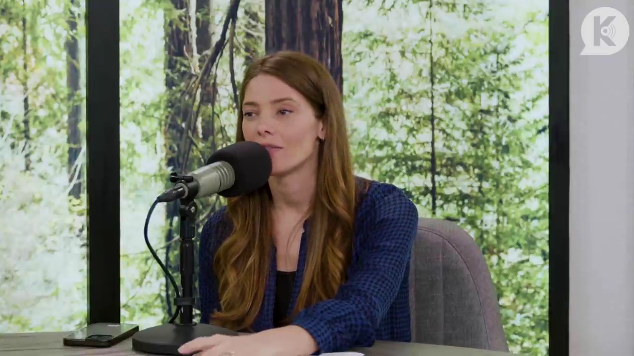 Ashley-Greene-dot-nl_TheTwilightEffectPostcast-Aflevering9NewMoonRewatchPart3of3-2110.jpg Ashley-Greene-dot-nl_TheTwilightEffectPostcast-Aflevering9NewMoonRewatchPart3of3-2110.jpg