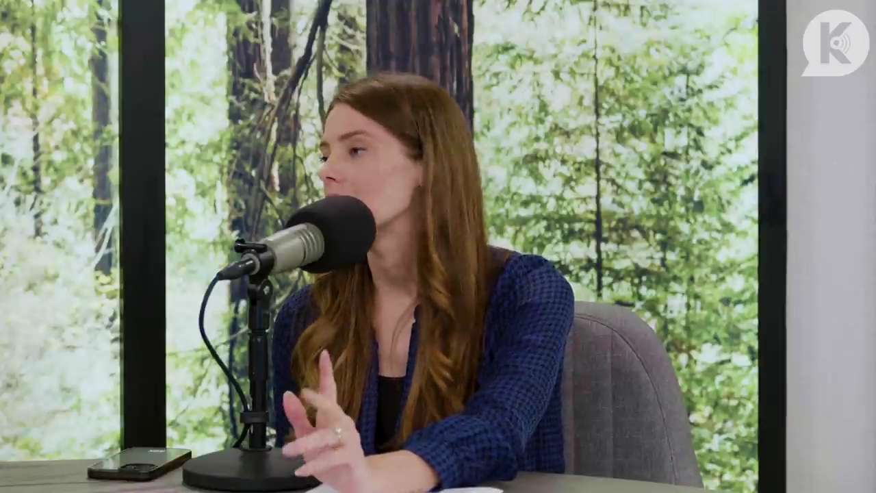 Ashley-Greene-dot-nl_TheTwilightEffectPostcast-Aflevering9NewMoonRewatchPart3of3-2115.jpg Ashley-Greene-dot-nl_TheTwilightEffectPostcast-Aflevering9NewMoonRewatchPart3of3-2115.jpg