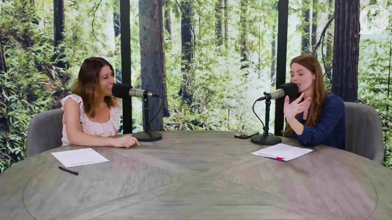 Ashley-Greene-dot-nl_TheTwilightEffectPostcast-Aflevering9NewMoonRewatchPart3of3-2139.jpg Ashley-Greene-dot-nl_TheTwilightEffectPostcast-Aflevering9NewMoonRewatchPart3of3-2139.jpg