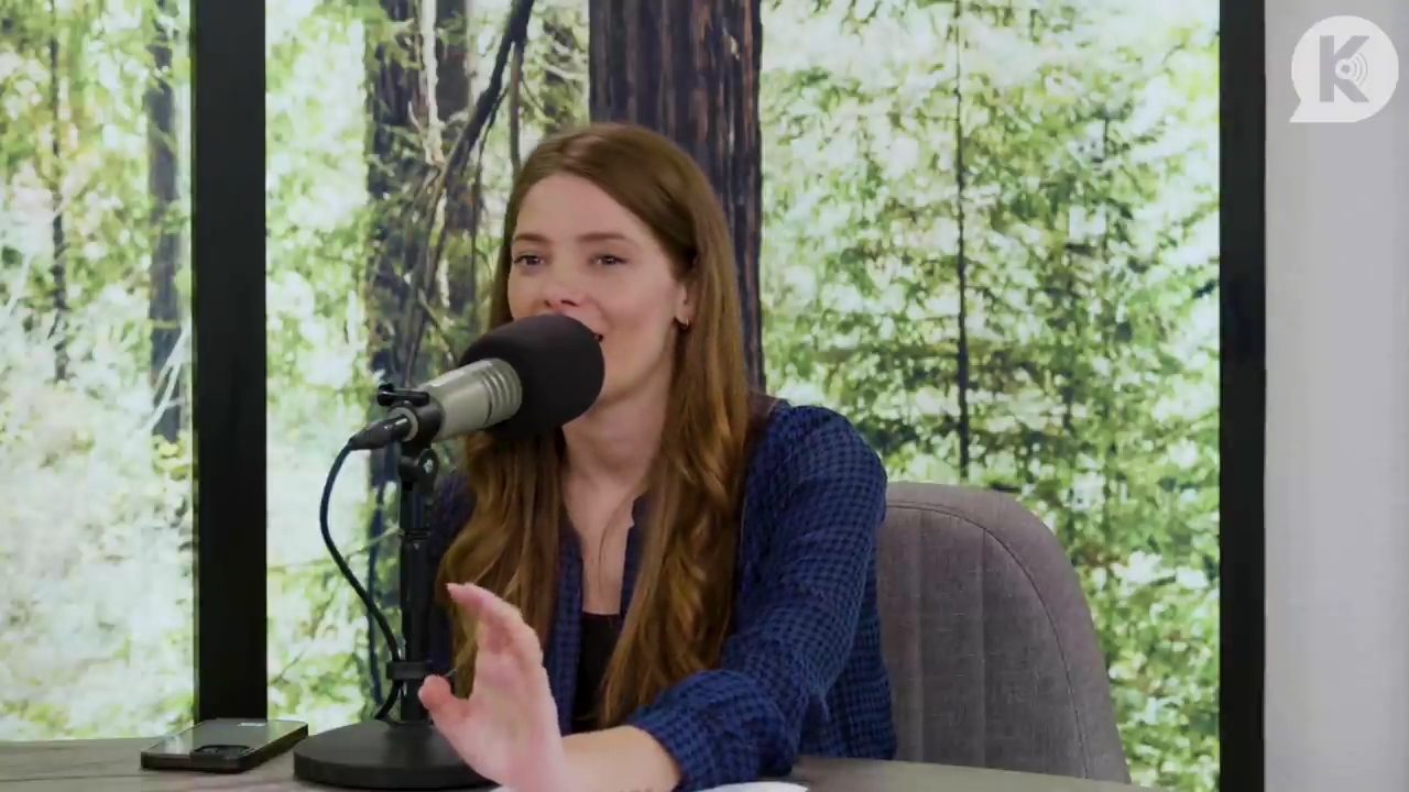 Ashley-Greene-dot-nl_TheTwilightEffectPostcast-Aflevering9NewMoonRewatchPart3of3-2153.jpg Ashley-Greene-dot-nl_TheTwilightEffectPostcast-Aflevering9NewMoonRewatchPart3of3-2153.jpg