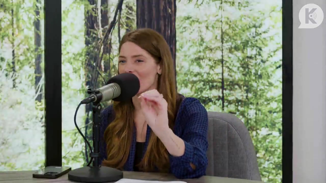 Ashley-Greene-dot-nl_TheTwilightEffectPostcast-Aflevering9NewMoonRewatchPart3of3-2169.jpg Ashley-Greene-dot-nl_TheTwilightEffectPostcast-Aflevering9NewMoonRewatchPart3of3-2169.jpg