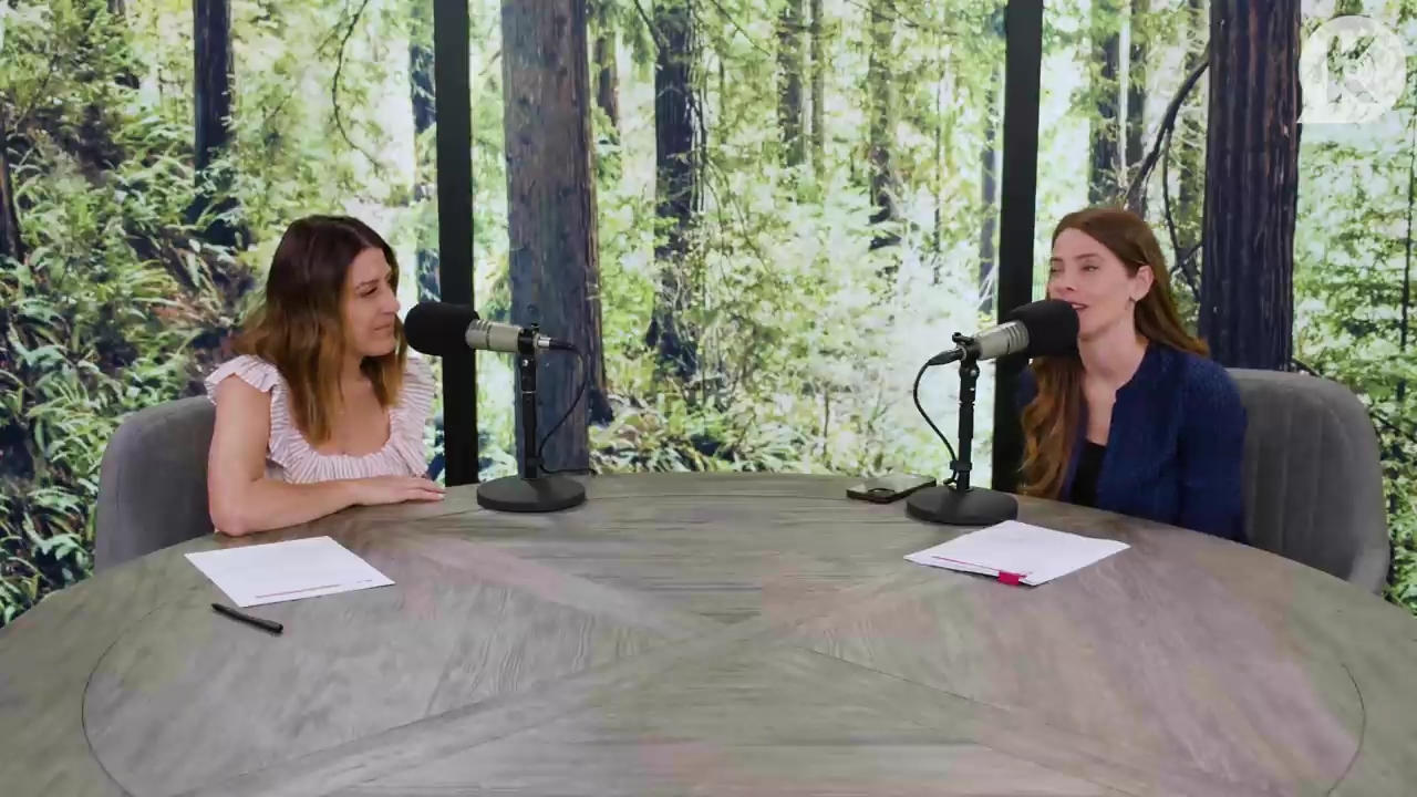 Ashley-Greene-dot-nl_TheTwilightEffectPostcast-Aflevering9NewMoonRewatchPart3of3-2215.jpg Ashley-Greene-dot-nl_TheTwilightEffectPostcast-Aflevering9NewMoonRewatchPart3of3-2215.jpg