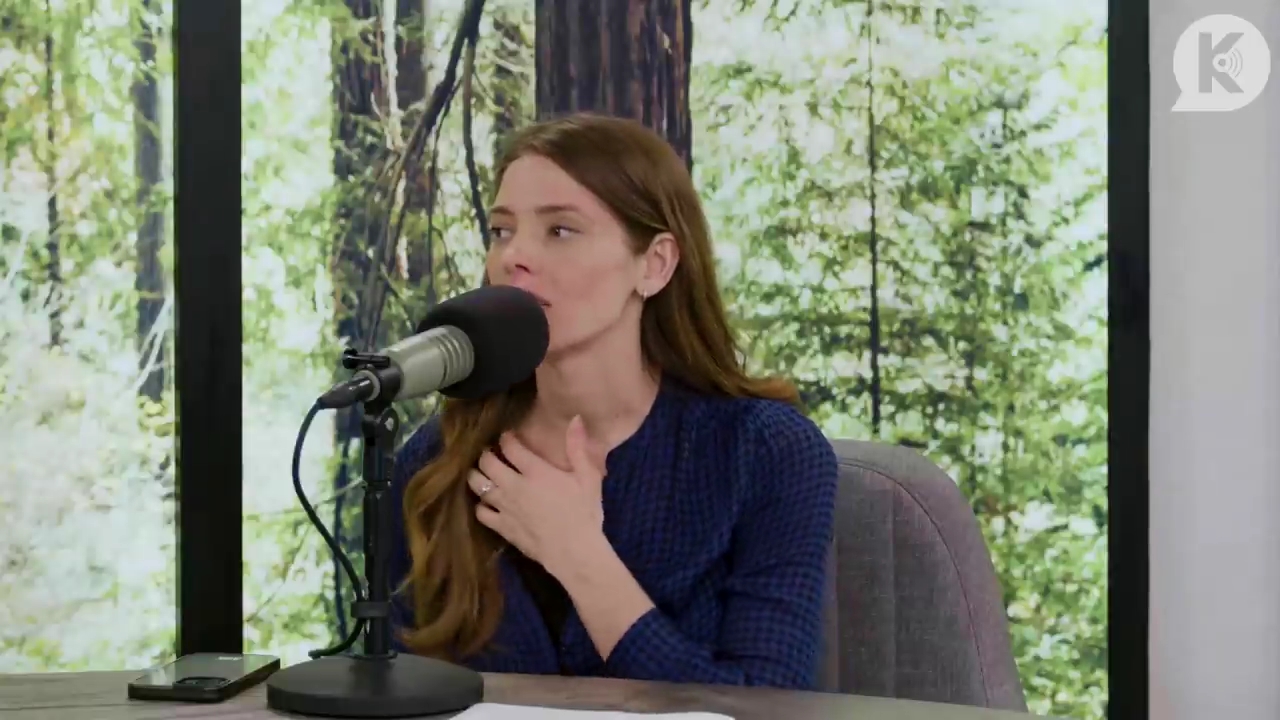 Ashley-Greene-dot-nl_TheTwilightEffectPostcast-Aflevering9NewMoonRewatchPart3of3-2225.jpg Ashley-Greene-dot-nl_TheTwilightEffectPostcast-Aflevering9NewMoonRewatchPart3of3-2225.jpg