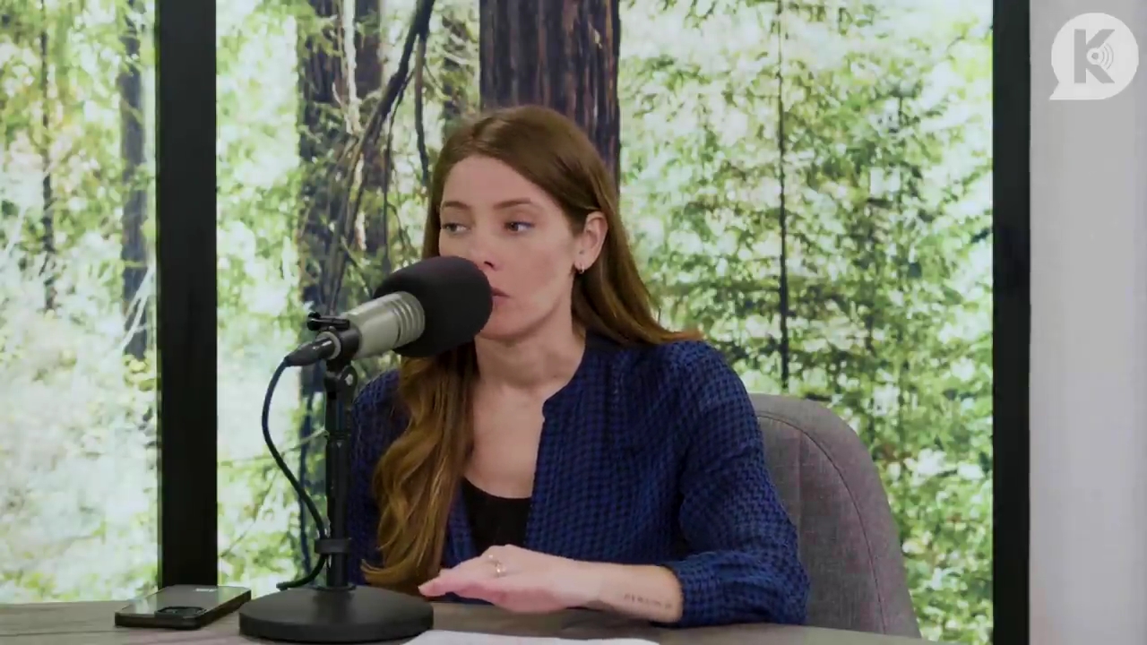 Ashley-Greene-dot-nl_TheTwilightEffectPostcast-Aflevering9NewMoonRewatchPart3of3-2229.jpg Ashley-Greene-dot-nl_TheTwilightEffectPostcast-Aflevering9NewMoonRewatchPart3of3-2229.jpg