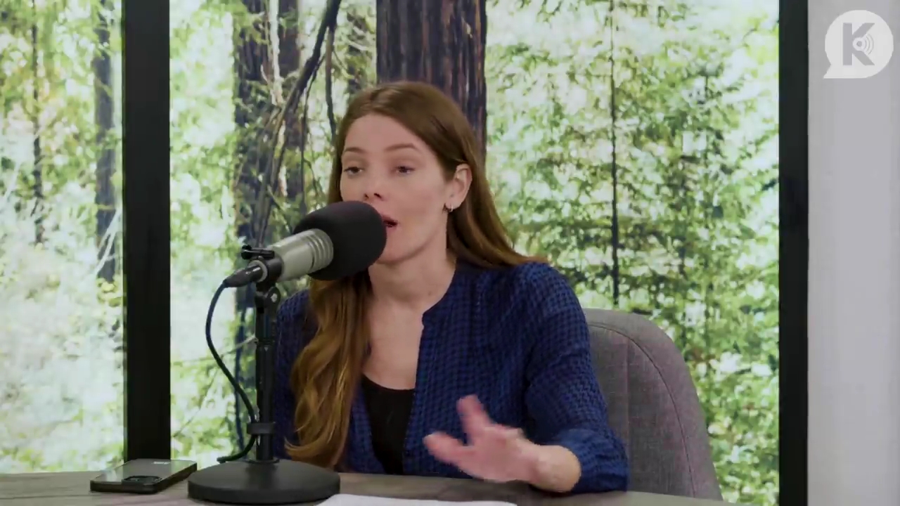 Ashley-Greene-dot-nl_TheTwilightEffectPostcast-Aflevering9NewMoonRewatchPart3of3-2230.jpg Ashley-Greene-dot-nl_TheTwilightEffectPostcast-Aflevering9NewMoonRewatchPart3of3-2230.jpg