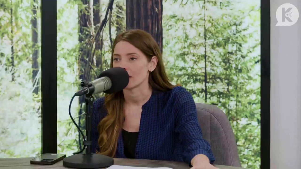 Ashley-Greene-dot-nl_TheTwilightEffectPostcast-Aflevering9NewMoonRewatchPart3of3-2233.jpg Ashley-Greene-dot-nl_TheTwilightEffectPostcast-Aflevering9NewMoonRewatchPart3of3-2233.jpg