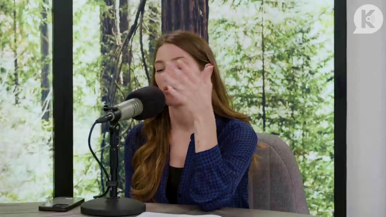 Ashley-Greene-dot-nl_TheTwilightEffectPostcast-Aflevering9NewMoonRewatchPart3of3-2251.jpg Ashley-Greene-dot-nl_TheTwilightEffectPostcast-Aflevering9NewMoonRewatchPart3of3-2251.jpg