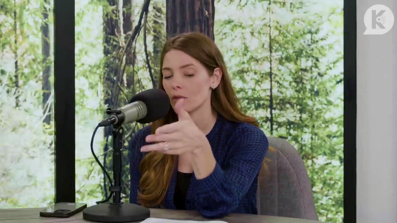 Ashley-Greene-dot-nl_TheTwilightEffectPostcast-Aflevering9NewMoonRewatchPart3of3-2252.jpg Ashley-Greene-dot-nl_TheTwilightEffectPostcast-Aflevering9NewMoonRewatchPart3of3-2252.jpg