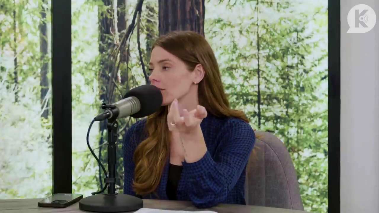 Ashley-Greene-dot-nl_TheTwilightEffectPostcast-Aflevering9NewMoonRewatchPart3of3-2254.jpg Ashley-Greene-dot-nl_TheTwilightEffectPostcast-Aflevering9NewMoonRewatchPart3of3-2254.jpg