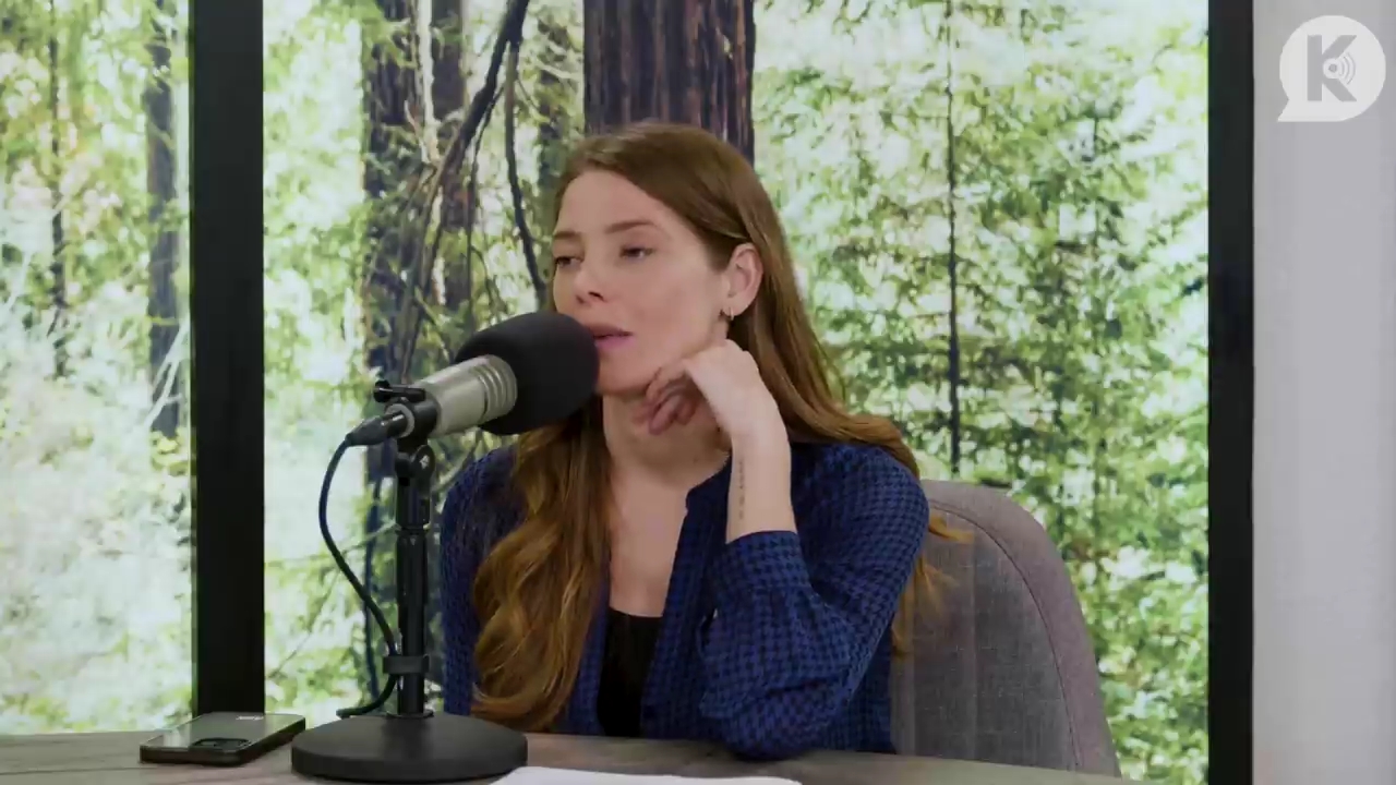 Ashley-Greene-dot-nl_TheTwilightEffectPostcast-Aflevering9NewMoonRewatchPart3of3-2263.jpg Ashley-Greene-dot-nl_TheTwilightEffectPostcast-Aflevering9NewMoonRewatchPart3of3-2263.jpg