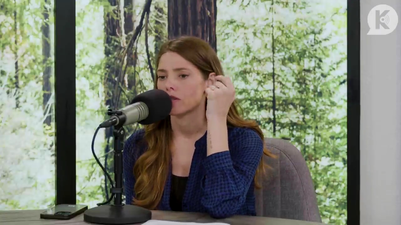 Ashley-Greene-dot-nl_TheTwilightEffectPostcast-Aflevering9NewMoonRewatchPart3of3-2270.jpg Ashley-Greene-dot-nl_TheTwilightEffectPostcast-Aflevering9NewMoonRewatchPart3of3-2270.jpg