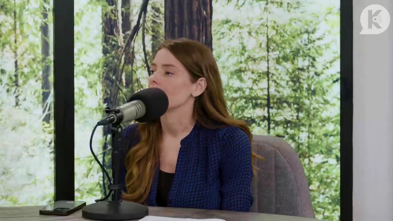 Ashley-Greene-dot-nl_TheTwilightEffectPostcast-Aflevering9NewMoonRewatchPart3of3-2273.jpg Ashley-Greene-dot-nl_TheTwilightEffectPostcast-Aflevering9NewMoonRewatchPart3of3-2273.jpg