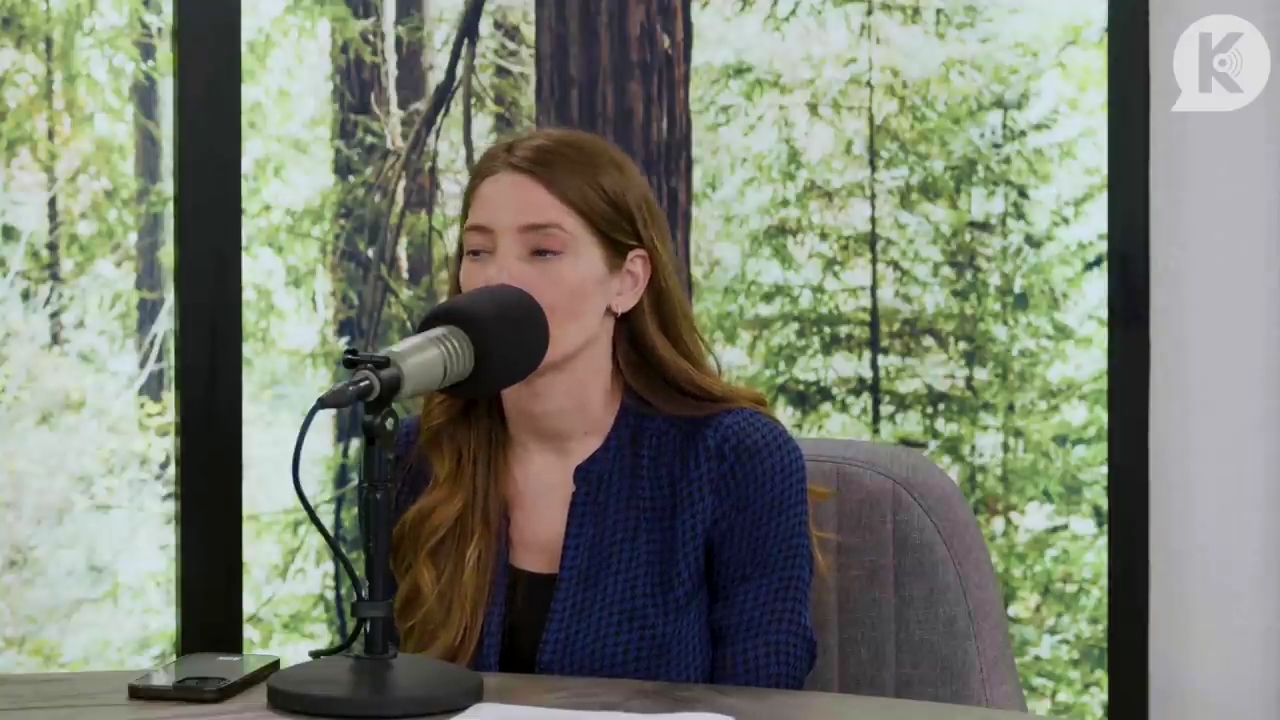 Ashley-Greene-dot-nl_TheTwilightEffectPostcast-Aflevering9NewMoonRewatchPart3of3-2280.jpg Ashley-Greene-dot-nl_TheTwilightEffectPostcast-Aflevering9NewMoonRewatchPart3of3-2280.jpg