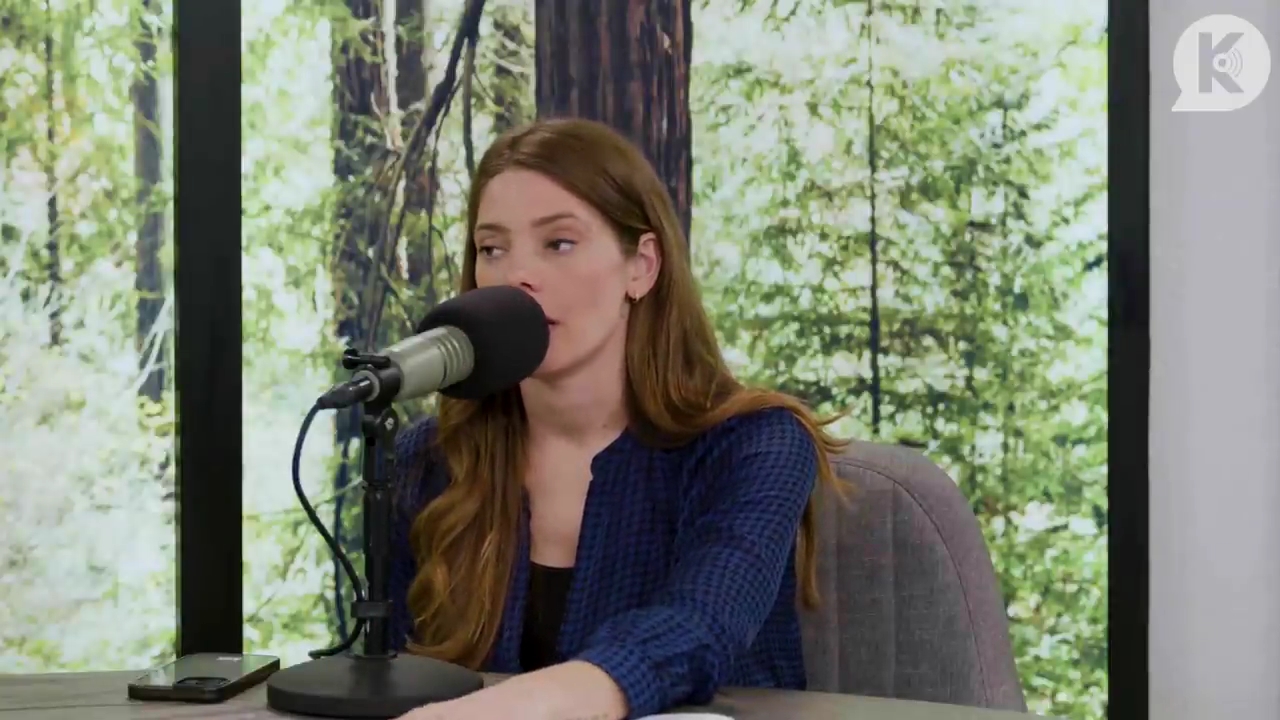 Ashley-Greene-dot-nl_TheTwilightEffectPostcast-Aflevering9NewMoonRewatchPart3of3-2325.jpg Ashley-Greene-dot-nl_TheTwilightEffectPostcast-Aflevering9NewMoonRewatchPart3of3-2325.jpg