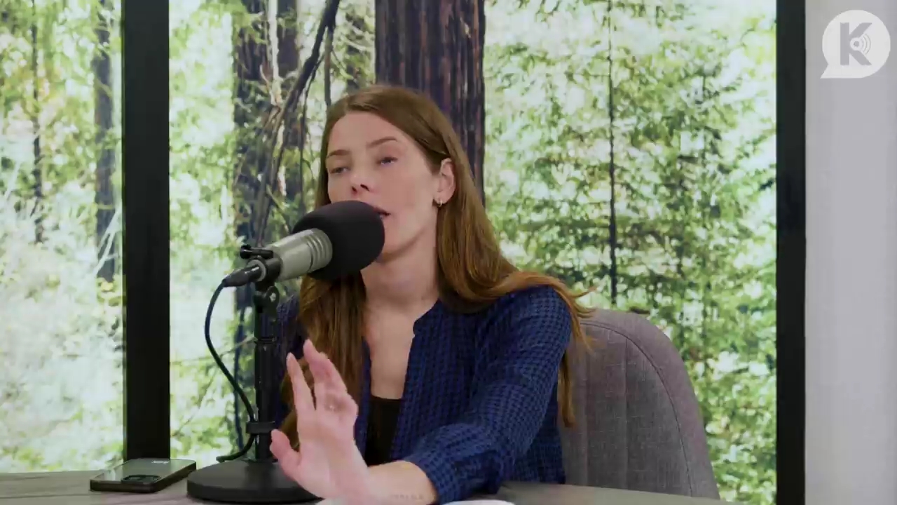 Ashley-Greene-dot-nl_TheTwilightEffectPostcast-Aflevering9NewMoonRewatchPart3of3-2328.jpg Ashley-Greene-dot-nl_TheTwilightEffectPostcast-Aflevering9NewMoonRewatchPart3of3-2328.jpg