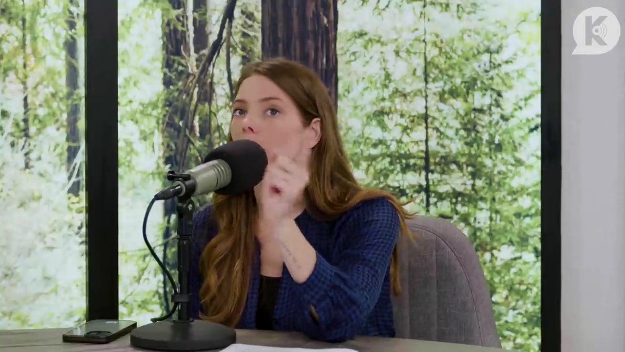 Ashley-Greene-dot-nl_TheTwilightEffectPostcast-Aflevering9NewMoonRewatchPart3of3-2331.jpg Ashley-Greene-dot-nl_TheTwilightEffectPostcast-Aflevering9NewMoonRewatchPart3of3-2331.jpg