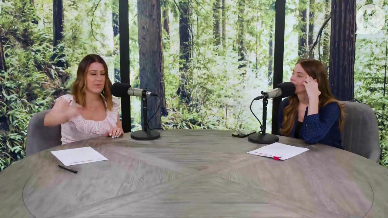 Ashley-Greene-dot-nl_TheTwilightEffectPostcast-Aflevering9NewMoonRewatchPart3of3-2345.jpg Ashley-Greene-dot-nl_TheTwilightEffectPostcast-Aflevering9NewMoonRewatchPart3of3-2345.jpg