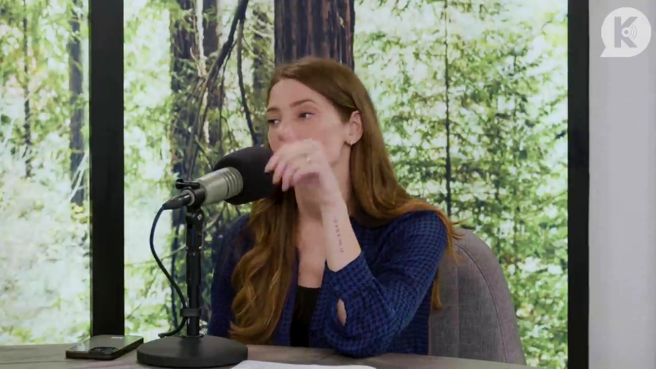 Ashley-Greene-dot-nl_TheTwilightEffectPostcast-Aflevering9NewMoonRewatchPart3of3-2351.jpg Ashley-Greene-dot-nl_TheTwilightEffectPostcast-Aflevering9NewMoonRewatchPart3of3-2351.jpg