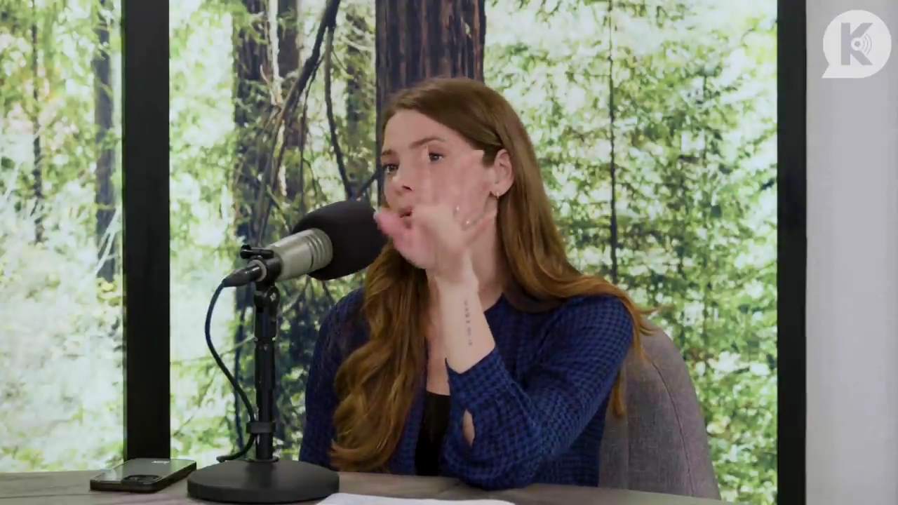 Ashley-Greene-dot-nl_TheTwilightEffectPostcast-Aflevering9NewMoonRewatchPart3of3-2352.jpg Ashley-Greene-dot-nl_TheTwilightEffectPostcast-Aflevering9NewMoonRewatchPart3of3-2352.jpg