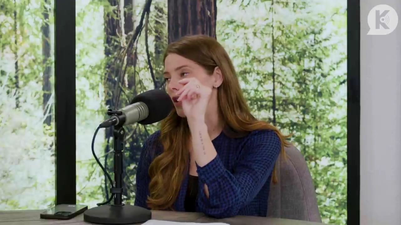 Ashley-Greene-dot-nl_TheTwilightEffectPostcast-Aflevering9NewMoonRewatchPart3of3-2353.jpg Ashley-Greene-dot-nl_TheTwilightEffectPostcast-Aflevering9NewMoonRewatchPart3of3-2353.jpg