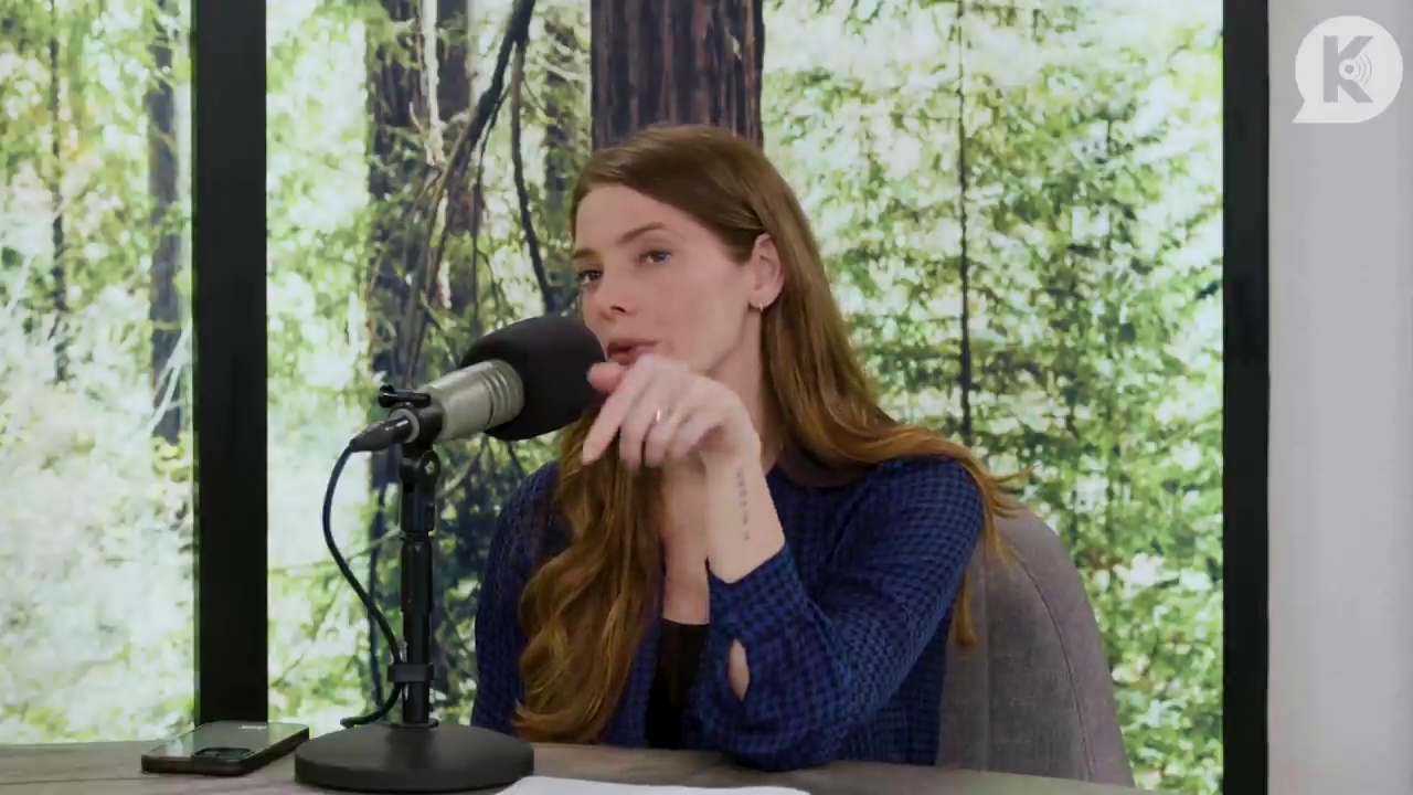 Ashley-Greene-dot-nl_TheTwilightEffectPostcast-Aflevering9NewMoonRewatchPart3of3-2355.jpg Ashley-Greene-dot-nl_TheTwilightEffectPostcast-Aflevering9NewMoonRewatchPart3of3-2355.jpg