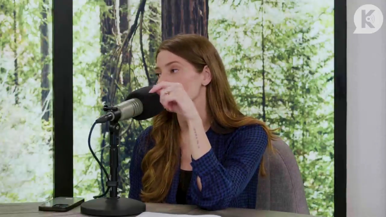 Ashley-Greene-dot-nl_TheTwilightEffectPostcast-Aflevering9NewMoonRewatchPart3of3-2356.jpg Ashley-Greene-dot-nl_TheTwilightEffectPostcast-Aflevering9NewMoonRewatchPart3of3-2356.jpg